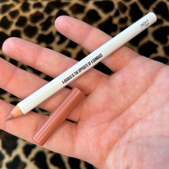 Umoa’s Badass liner in Angelou - Picture 3 of 4